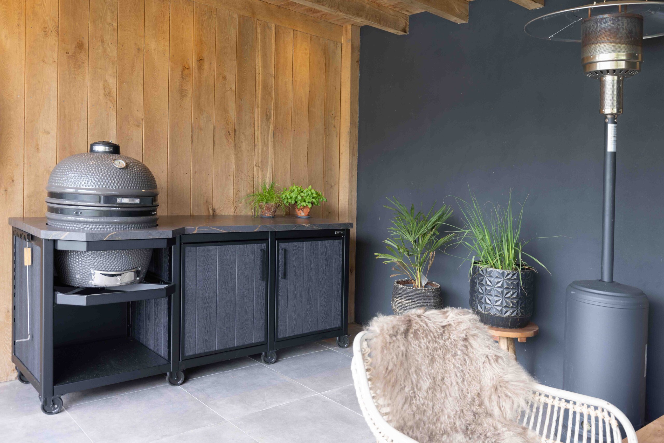 Life-Steel-houtlook-buitenkeukens